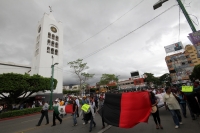 Jueves 15 de mayo del 2014. Tuxtla Gutiérrez. El magisterio chiapaneco marcha este medio día conmemorando el día del maestro en las calles de la capital de  este estado del sureste de México.