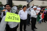 Jueves 15 de mayo del 2014. Tuxtla Gutiérrez. El magisterio chiapaneco marcha este medio día conmemorando el día del maestro en las calles de la capital de  este estado del sureste de México.