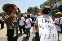 Viernes 27 de junio del 2014. Tuxtla Gutiérrez. Los maestros chiapanecos realizan La Marcha de la Dignidad Magisterial a un año del inicio de las movilizaciones y del operativo policiaco en el oriente de la capital del estado de Chiapas.