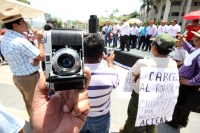 Viernes 27 de junio del 2014. Tuxtla Gutiérrez. Los maestros chiapanecos realizan La Marcha de la Dignidad Magisterial a un año del inicio de las movilizaciones y del operativo policiaco en el oriente de la capital del estado de Chiapas. Viernes 27 de junio del 2014. Tuxtla Gutiérrez. Los maestros chiapanecos realizan La Marcha de la Dignidad Magisterial a un año del inicio de las movilizaciones y del operativo policiaco en el oriente de la capital del estado de Chiapas.