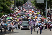 Miércoles 25 de septiembre del 2013. Tuxtla Gutiérrez. En estos momentos la marcha del magisterio llega al crucero del Puente sin fuente para continuar hacia el centro de la capital de Chiapas.
