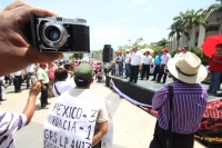 Viernes 27 de junio del 2014. Tuxtla Gutiérrez. Los maestros chiapanecos realizan La Marcha de la Dignidad Magisterial a un año del inicio de las movilizaciones y del operativo policiaco en el oriente de la capital del estado de Chiapas.