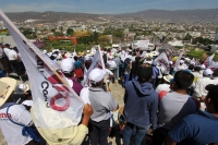 Domingo 19 de febrero del 2017. Tuxtla Gutiérrez. Andrés Manuel López Obrador reúne a sus simpatizantes este medio dÃa en el parque Morelos-Bicentenario Domingo 19 de febrero del 2017. Tuxtla Gutiérrez. Andrés Manuel López Obrador reúne a sus simpatizantes este medio dÃa en el parque Morelos-Bicentenario