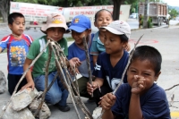 Miércoles 30 de octubre del 2013. Tuxtla Gutiérrez. Familias de las comunidades de Ixtapa bloquean la vía del libramiento sur para protestar en las instalaciones de CDI exigiendo la liberación de los recursos económicos de la región.