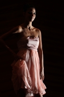 Sábado 14 de julio del 2012. Tuxtla Gutiérrez, Chiapas.  La nueva generación de diseñadoras de modas chiapanecas, presentan las propuestas de vestidos esta noche en el centro cultural ubicado en el oriente de la ciudad.
