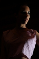 Sábado 14 de julio del 2012. Tuxtla Gutiérrez, Chiapas.  La nueva generación de diseñadoras de modas chiapanecas, presentan las propuestas de vestidos esta noche en el centro cultural ubicado en el oriente de la ciudad.