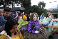 Domingo 22 de septiembre del 2019. San Cristóbal de las Casas. Los Esclavos Mercedarios, Panzudos y las representaciones satíricas de diferentes personajes acompañan la procesión durante El Anuncio de la Fiesta del Barrio de la Merced