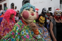 Domingo 22 de septiembre del 2019. San Cristóbal de las Casas. Los Esclavos Mercedarios, Panzudos y las representaciones satíricas de diferentes personajes acompañan la procesión durante El Anuncio de la Fiesta del Barrio de la Merced