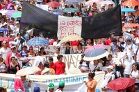 Miércoles 2 de octubre del 2013. Chiapa de Corzo. Aspecto de la mega marcha de este dos de octubre donde organizaciones sociales se unen al movimiento magisterial para conmemorar la matanza de Tlatelolco en el 68.