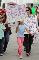 Miércoles 2 de octubre del 2013. Chiapa de Corzo. Aspecto de la mega marcha de este dos de octubre donde organizaciones sociales se unen al movimiento magisterial para conmemorar la matanza de Tlatelolco en el 68.