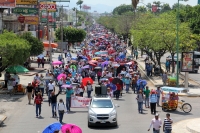 Lunes 15 de mayo del 2017. Tuxtla Gutiérrez. Organizaciones sociales se suman a los contingentes al final de la marcha convocada para protestar durante este Día del Maestro durante las jornadas de protestas del movimiento magisterial en Chiapas.