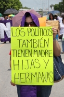 Viernes 28 de junio del 2013. Tuxtla Gutiérrez, Chiapas. Foto/JH Este medio día se lleva a cabo la marcha del silencio donde la población se manifiestan la alerta de género provocada por la treintena de femenicidios ocurridos en los últimos meses en Chiap