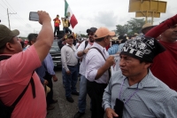 Lunes 22 de agosto del 2016. Tuxtla Gutiérrez. La manifestación del movimiento magisterial inicia con una macha del lado poniente de la capital del estado de Chiapas para que esta semana continúe con bloqueos y tomas de instalaciones de CFE, SMAPA, gasoli Lunes 22 de agosto del 2016. Tuxtla Gutiérrez. La manifestación del movimiento magisterial inicia con una macha del lado poniente de la capital del estado de Chiapas para que esta semana continúe con bloqueos y tomas de instalaciones de CFE, SMAPA, gasoli