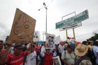 Lunes 22 de agosto del 2016. Tuxtla Gutiérrez. La manifestación del movimiento magisterial inicia con una macha del lado poniente de la capital del estado de Chiapas para que esta semana continúe con bloqueos y tomas de instalaciones de CFE, SMAPA, gasoli