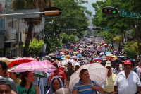 Lunes 4 de junio del 2012. Tuxtla Gutiérrez, Chiapas. El magisterio chiapaneco se manifiesta con una marcha desde el oriente de la ciudad hacia la Plaza Central donde inician un plantón indefinido