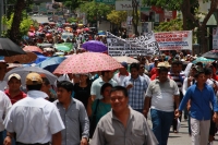 Lunes 4 de junio del 2012. Tuxtla Gutiérrez, Chiapas. El magisterio chiapaneco se manifiesta con una marcha desde el oriente de la ciudad hacia la Plaza Central donde inician un plantón indefinido