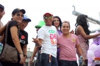 Domingo 17 de mayo del 2015. Tuxtla Gutiérrez. La comunidad lésbico, gay y transexual de Chiapas, marchan esta tarde en contra de las conductas discriminantes a los grupos homosexuales.