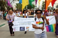 Domingo 17 de mayo del 2015. Tuxtla Gutiérrez. La comunidad lésbico, gay y transexual de Chiapas, marchan esta tarde en contra de las conductas discriminantes a los grupos homosexuales.