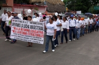 Domingo 5 de mayo del 2016. Tuxtla Gutiérrez. Los padres de familia que apoyan al movimiento magisterial marchan este día por diferentes puntos de la capital de Chiapas.