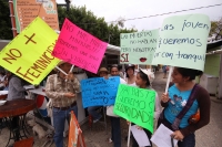 Domingo 27 de mayo del 2012. Tuxtla Gutiérrez, Chiapas. Grupos de estudiantes y jóvenes tuxtlecos se manifiestan este medio día en contra los asesinatos de mujeres en Chiapas y se organizan en el movimiento #123 Chiapas.