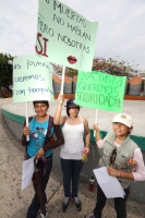 Domingo 27 de mayo del 2012. Tuxtla Gutiérrez, Chiapas. Grupos de estudiantes y jóvenes tuxtlecos se manifiestan este medio día en contra los asesinatos de mujeres en Chiapas y se organizan en el movimiento #123 Chiapas.