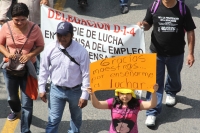 Martes 20 de noviembre del 2013. Tuxtla Gutiérrez.  Durante la manifestación en conmemorativa del día de la revolución, el movimiento magisterial realiza una marcha desde el crucero de La Pochota, con la singularidad que los contingentes juveniles protago