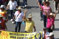 Martes 20 de noviembre del 2013. Tuxtla Gutiérrez.  Durante la manifestación en conmemorativa del día de la revolución, el movimiento magisterial realiza una marcha desde el crucero de La Pochota, con la singularidad que los contingentes juveniles protago
