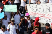 Martes 20 de noviembre del 2013. Tuxtla Gutiérrez.  Durante la manifestación en conmemorativa del día de la revolución, el movimiento magisterial realiza una marcha desde el crucero de La Pochota, con la singularidad que los contingentes juveniles protago