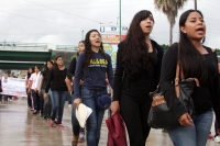 Miércoles 22 de octubre del 2014. Tuxtla Gutiérrez. Estudiantes y maestros se manifiestan marchando esta tarde en el oriente norte de la capital del estado de Chiapas en solidaridad por las familias de los desaparecidos de Ayotzinapa.