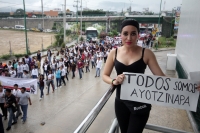 Miércoles 22 de octubre del 2014. Tuxtla Gutiérrez. Estudiantes y maestros se manifiestan marchando esta tarde en el oriente norte de la capital del estado de Chiapas en solidaridad por las familias de los desaparecidos de Ayotzinapa.