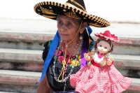 Jueves 1 de febrero del 2018. San Fernando. Las Candelarias recorren las calles bailando y llenado de colorida alegrí­a las laderas de el valle de  La Hacienda de Las ínimas, , donde celebran con esta danza que precede los festejos de la cuaresma.