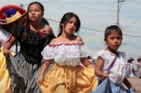 Jueves 1 de febrero del 2018. San Fernando. Las Candelarias recorren las calles bailando y llenado de colorida alegrí­a las laderas de el valle de  La Hacienda de Las ínimas, , donde celebran con esta danza que precede los festejos de la cuaresma.