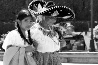 Jueves 1 de febrero del 2018. San Fernando. Las Candelarias recorren las calles bailando y llenado de colorida alegrí­a las laderas de el valle de  La Hacienda de Las ínimas, , donde celebran con esta danza que precede los festejos de la cuaresma.