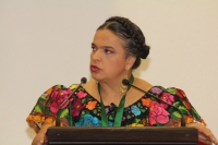 Jueves 25 de agosto. Beatriz Paredes recibe la medalla Rosario Castellanos 2011.