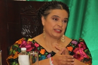 Jueves 25 de agosto. Beatriz Paredes recibe la medalla Rosario Castellanos 2011.