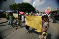 Lunes 11 de octubre. Habitantes de las comunidades de Buena Vista realizan una marcha por las calles de la ciudad de Tuxtla Gutiérrez para exigir la intervención de las autoridades del estado para que sean distribuidas con equidad la ayuda humanitaria par Lunes 11 de octubre. Habitantes de las comunidades de Buena Vista realizan una marcha por las calles de la ciudad de Tuxtla Gutiérrez para exigir la intervención de las autoridades del estado para que sean distribuidas con equidad la ayuda humanitaria par