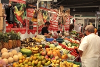 Jueves 9 de abril del 2020. Tuxtla Gutiérrez. Las actividades de los mercados públicos se mantienen durante la mañana de este jueves de Semana Santa y de Contingencia por el Coronavirus Jueves 9 de abril del 2020. Tuxtla Gutiérrez. Las actividades de los mercados públicos se mantienen durante la mañana de este jueves de Semana Santa y de Contingencia por el Coronavirus