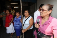 Sábado 5 de mayo del 2012. Con una modesta fiesta, los locatarios del mercado 5 de Mayo celebran este día.