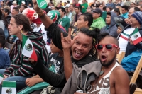 Domingo 17 de junio del 2018. San Cristóbal de las Casas. Los aficionados al fut bol se reúnen en la plaza del atrio de la Catedral de San Cristóbal donde disfrutan del partido entre México y Alemania