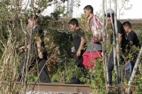 Migración. Uno de los puntos de transito entre los migrantes dentro del estado de Chiapas sigue siendo la estación ferroviaria de Arriaga, donde los centroamericanos suben a los techos de los vagones del tren para dirigirse a Ixtepec, Oaxaca; esta lÃnea d Migración. Uno de los puntos de transito entre los migrantes dentro del estado de Chiapas sigue siendo la estación ferroviaria de Arriaga, donde los centroamericanos suben a los techos de los vagones del tren para dirigirse a Ixtepec, Oaxaca; esta lÃnea d