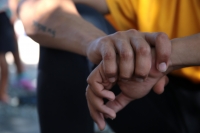 20230627. Tuxtla. Migrantes Venezolanos pernoctan en el Parque del 5 de Mayo.