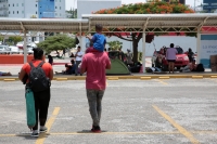 20230722. Tuxtla. Migrantes de Venezuela llegan a las terminales en donde pasan varios dÃ­as intentando continuar el viaje hacia el norte del paÃ­s.