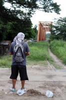 Viernes 13 de julio del 2012. Arriaga, Chiapas. La pausa del tiempo rompe su melancolía en los poblados cercanos a Arriaga, el cual despierta de su letargo provinciano cada vez que se corre el rumor de la llegada del Tren mientras que los migrantes salen 