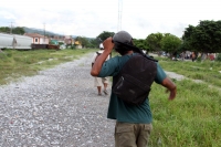 Viernes 13 de julio del 2012. Arriaga, Chiapas. La pausa del tiempo rompe su melancolía en los poblados cercanos a Arriaga, el cual despierta de su letargo provinciano cada vez que se corre el rumor de la llegada del Tren mientras que los migrantes salen 