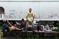 Viernes 13 de julio del 2012. Arriaga, Chiapas. La pausa del tiempo rompe su melancolía en los poblados cercanos a Arriaga, el cual despierta de su letargo provinciano cada vez que se corre el rumor de la llegada del Tren mientras que los migrantes salen 