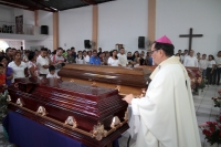 Viernes 31 de mayo del 2019. Tuxtla Gutiérrez. Durante la misa de cuerpo Presente de cinco de las personas del catastrófico accidente de Caltrata en una parroquia del Oriente-Sur de la ciudad.