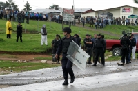 Martes 31 de Agosto. Mitziton. Los enfrentamientos entre los grupos tradicionalistas y evangélicos en la comunidad tsotsil Mitziton ubicada en las cercanías de la ciudad de San Cristóbal de las Casas deja un saldo de varias personas golpeadas y retenidos 