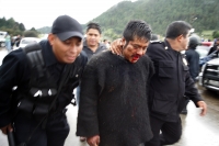 Martes 31 de Agosto. Mitziton. Los enfrentamientos entre los grupos tradicionalistas y evangélicos en la comunidad tsotsil Mitziton ubicada en las cercanías de la ciudad de San Cristóbal de las Casas deja un saldo de varias personas golpeadas y retenidos 