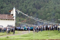 Martes 31 de Agosto. Mitziton. Los enfrentamientos entre los grupos tradicionalistas y evangélicos en la comunidad tsotsil Mitziton ubicada en las cercanías de la ciudad de San Cristóbal de las Casas deja un saldo de varias personas golpeadas y retenidos 