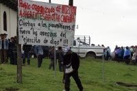Martes 31 de Agosto. Mitziton. Los enfrentamientos entre los grupos tradicionalistas y evangélicos en la comunidad tsotsil Mitziton ubicada en las cercanías de la ciudad de San Cristóbal de las Casas deja un saldo de varias personas golpeadas y retenidos 